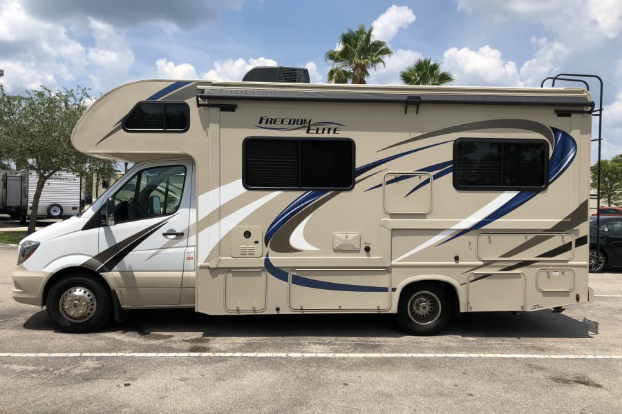 2018 Thor Motor Coach Freedom Elite Motor Home Class C