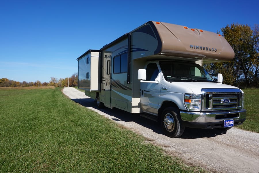 2017 Winnebago Minnie Winnie Motor Home Class C Rental In Paola Ks Outdoorsy