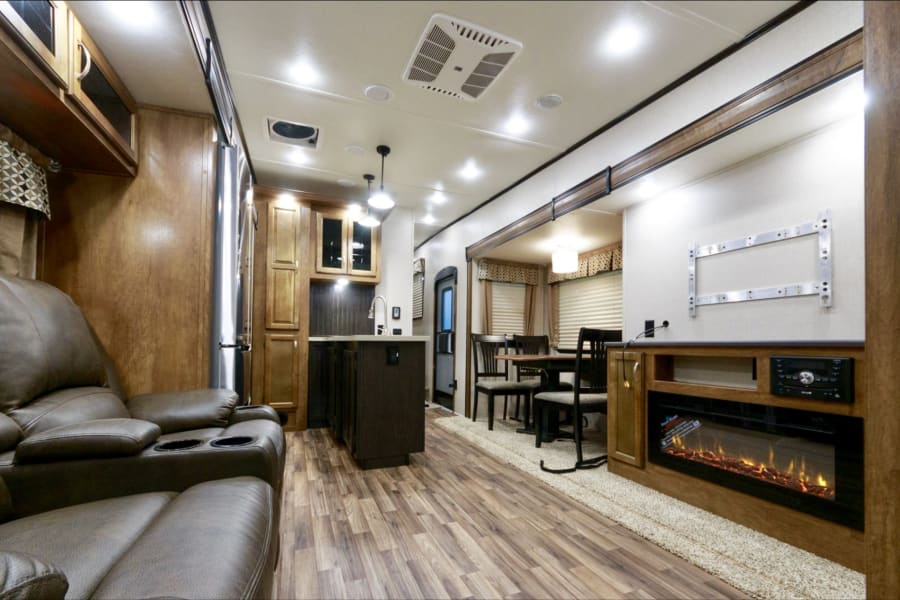 2019 Coachmen Chaparral 373mbrb Fifth Wheel Rental In Long Beach Ca Outdoorsy