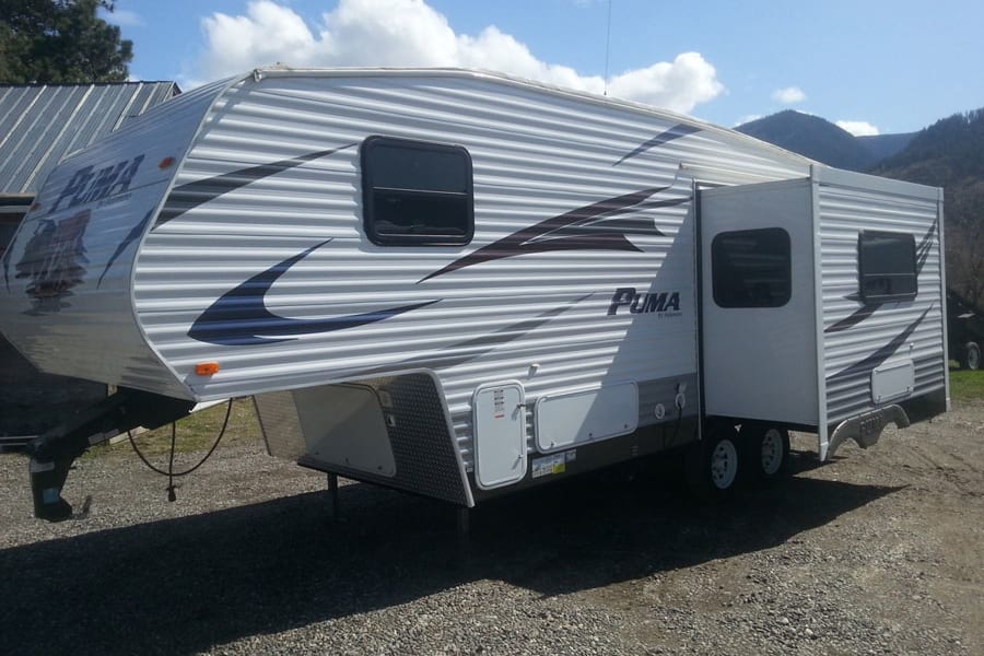 2011 puma fifth wheel