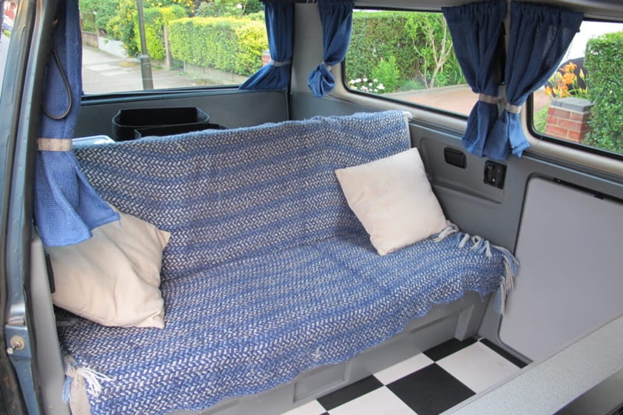 VW T25 Westfalia 'Multivan' camper 'Lenny' - 4 berth 6 seats retro campervan - Image 3