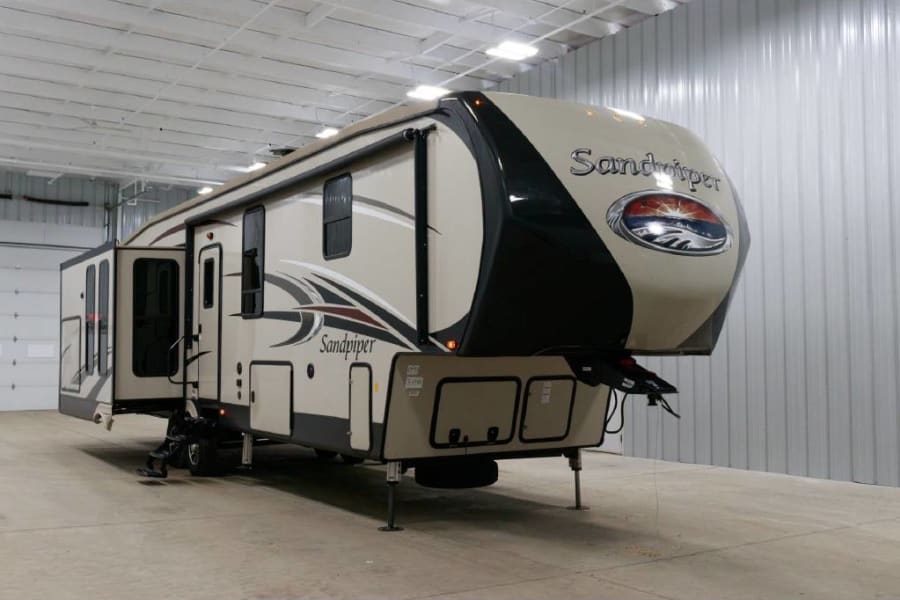 2017 Forest River Sandpiper Fifth Wheel Rental In Hempstead Tx Outdoorsy