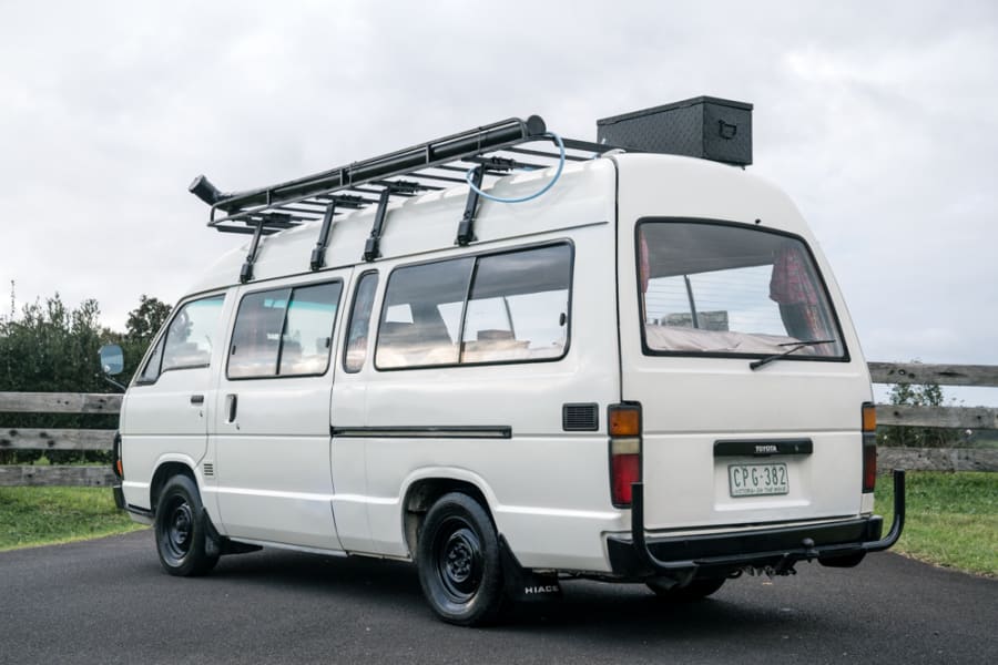 toyota hiace commuter campervan