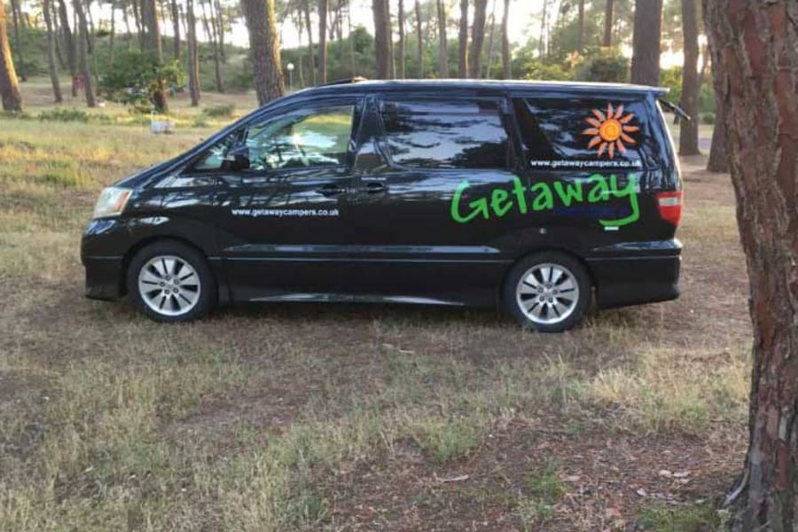 Toyota Alphard - Image 4