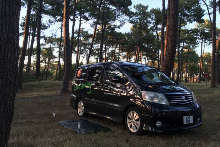 Toyota Alphard - Image 5