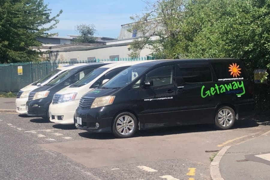 Toyota Alphard - Image 2