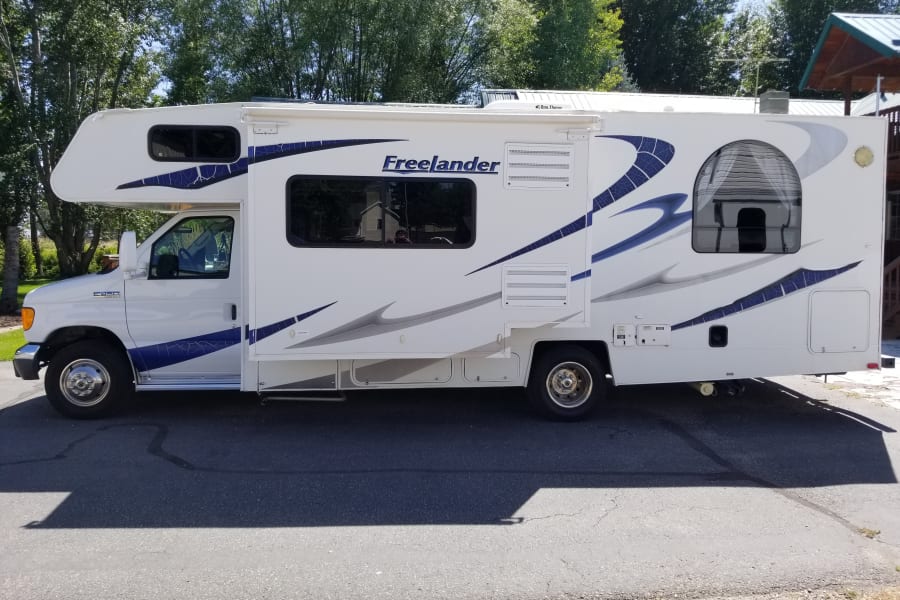 2008 Coachmen Freelander Motor Home Class C Rental In Idaho Falls