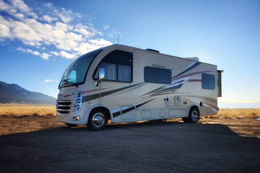 2018 Thor Motor Coach Vegas Motor Home Class A Rental In Colorado Springs Co Outdoorsy