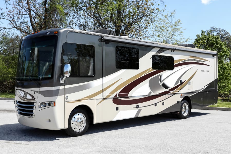 2015 Thor Motor Coach Miramar Motor Home Class A Rental In West Chester Pa Outdoorsy