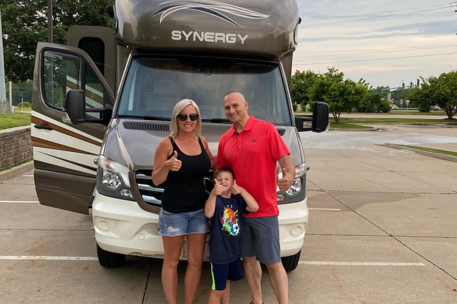 2018 Thor Motor Coach Synergy Motor Home Class C Rental In Merrillville In Outdoorsy