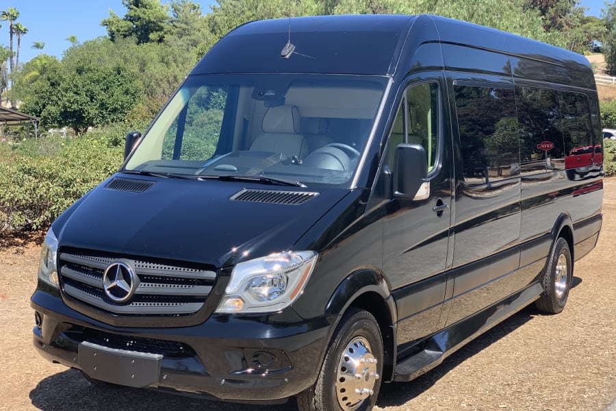 mercedes benz limousine van