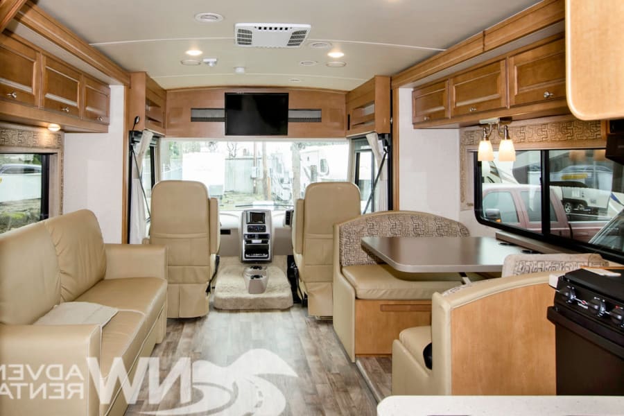 2019 VISTA 32' - Image 2