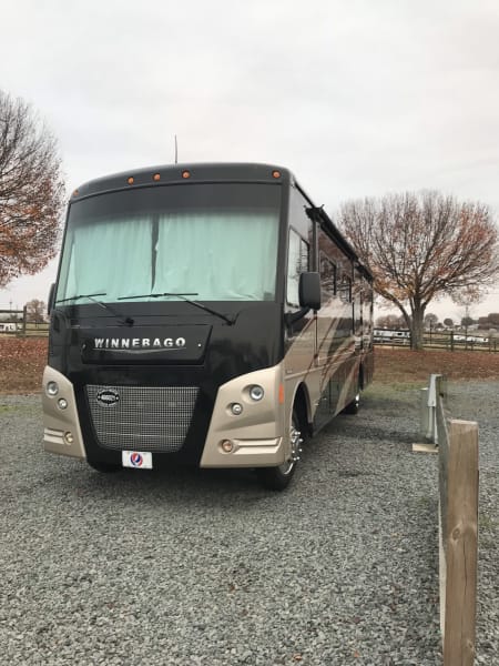 2015 Winnebago Vista Class A available for rent in Concord, North Carolina