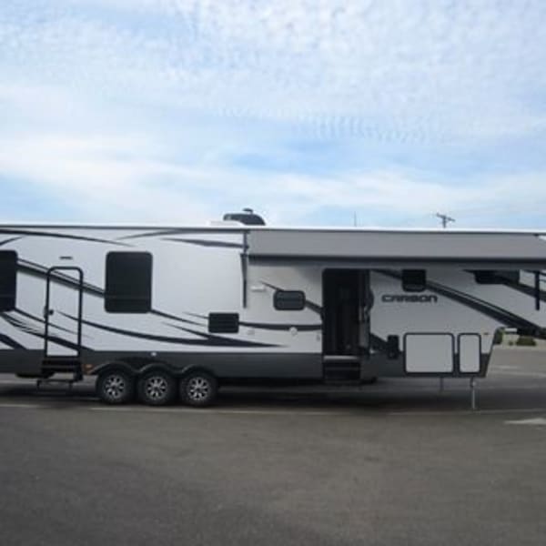 2015 Keystone Carbon Fifth Wheel available for rent in Beaumont, California