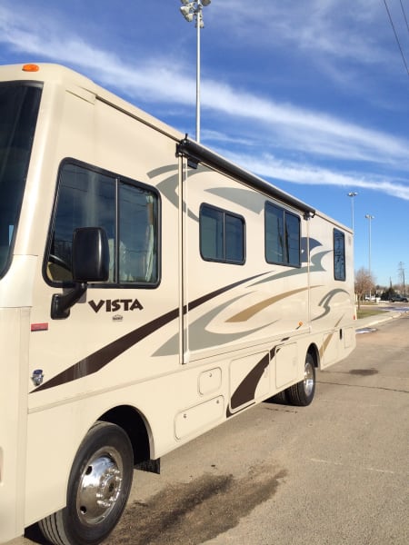 2014 Winnebago Vista Class A available for rent in Arvada, Colorado