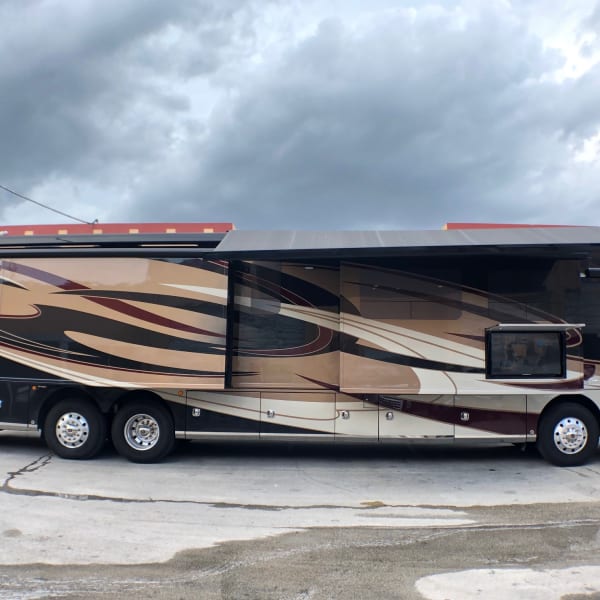 2018 American Coach American Eagle 45t Class A available for rent in Miami, Florida