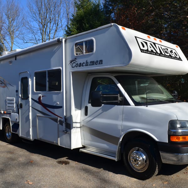 2005 Coachmen Freedom Express Class C available for rent in L'epiphanie, Quebec