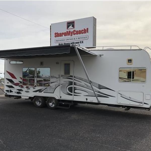 2006 Weekend Warrior Billet Edition Toy Hauler available for rent in Apache Junction, Arizona