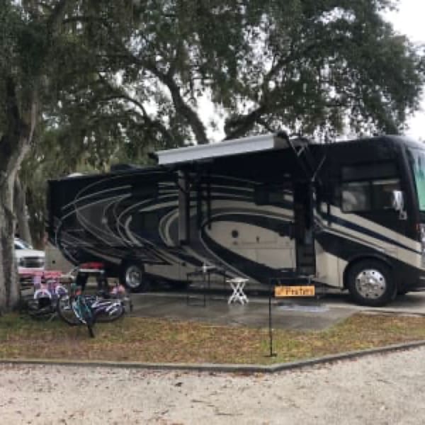 2018 Thor Motor Coach Challenger Class A available for rent in Bradenton, Florida