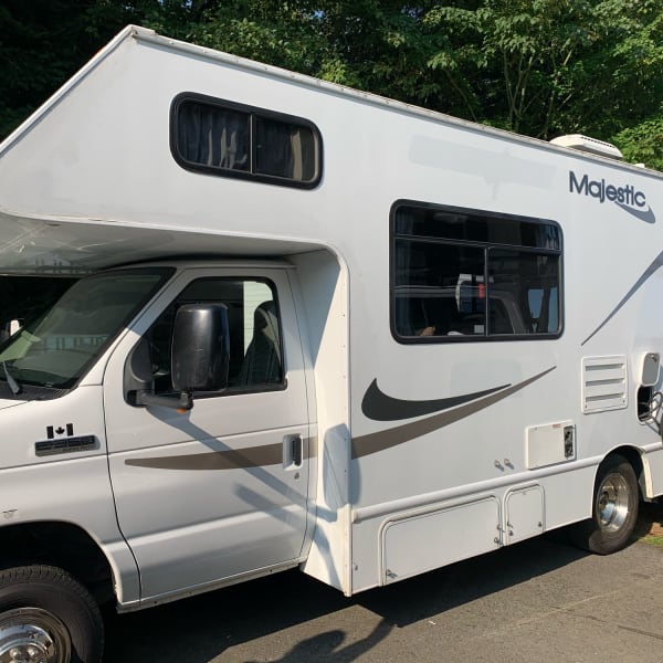 2012 Thor Majestic Class C available for rent in Qualicum Beach, British Columbia
