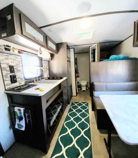 2020 Dutchmen Coleman Lantern LT Travel Trailer available for rent in Middletown, Connecticut