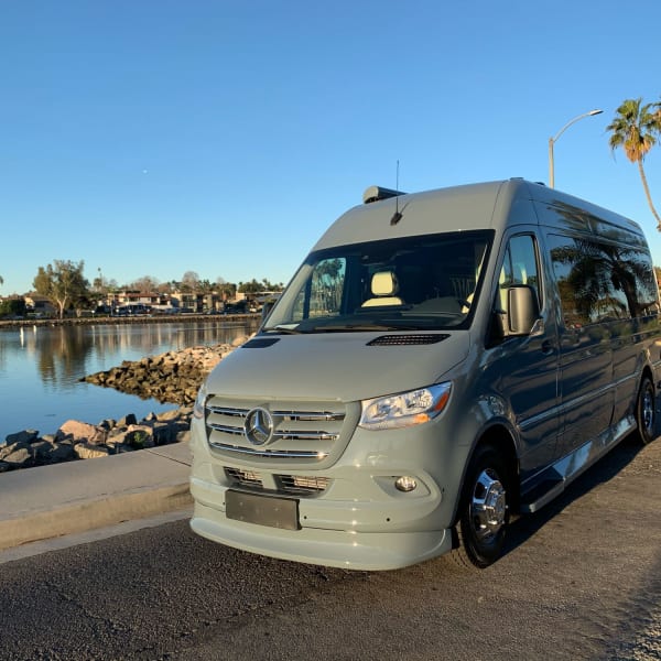 2021 Midwest Automotive Designs Midwest Automotive Designs Class B Class B available for rent in Lawndale, California