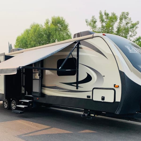 2022 Keystone RV Laredo Travel Trailer available for rent in BAKERSFIELD, California