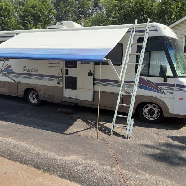 1996 Winnebago Itasca Sunova Class A available for rent in Alton, Illinois