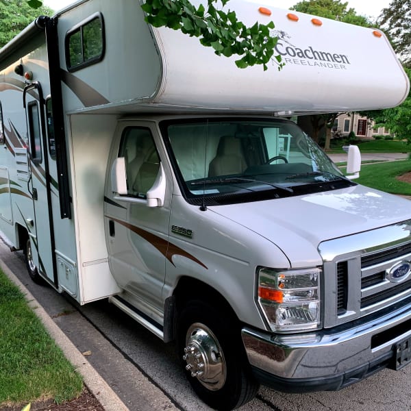 2013 Coachman Ford E350 Class C available for rent in Lisle, Illinois