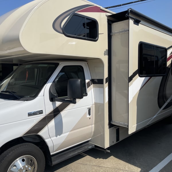 2021 Thor Motor Coach Four Winds Class C available for rent in Grand Prairie, Texas