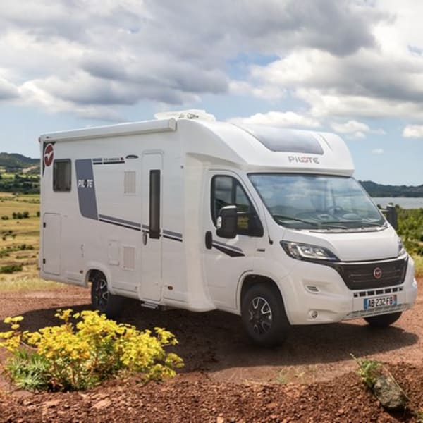 2024 Pilote P696 U  available for rent in Rueil-Malmaison, IDF