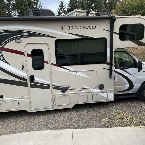 2017 Thor Motor Coach Chateau Class C available for rent in Creswell, Oregon
