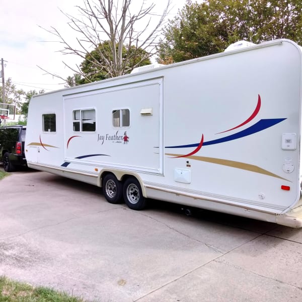 2005 Jayco Jay Feather 29M Travel Trailer available for rent in gridley, Illinois