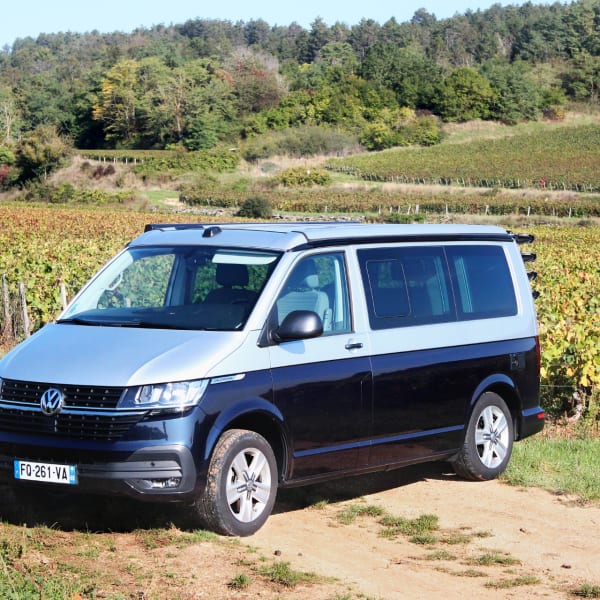 2020 Volkswagen California Class B available for rent in Longvic, 