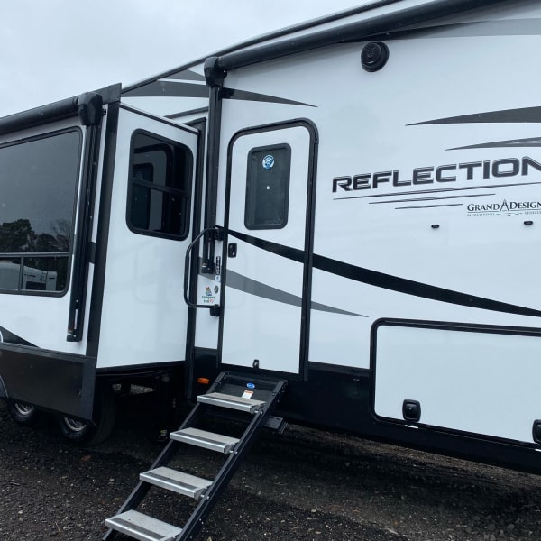 2022 Grand Design Reflection Fifth Wheel available for rent in Myrtle Beach, South Carolina