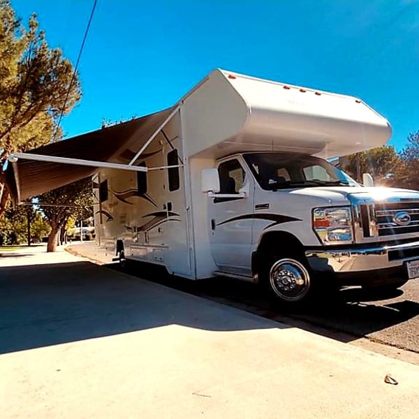 2015 Winnebago 31k Class C available for rent in West Hills, California