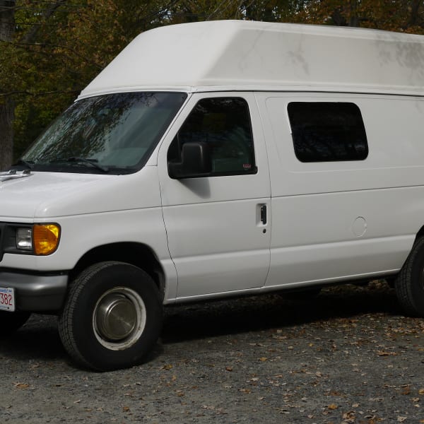 2003 Ford E350 Box Van Class B available for rent in Grafton, Massachusetts