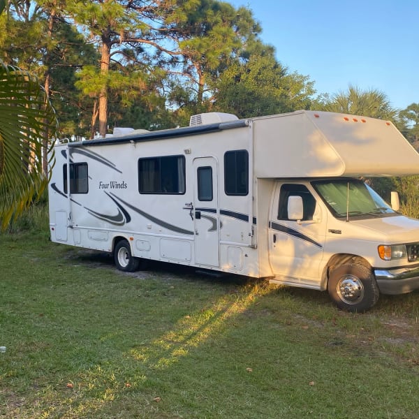 2003 Four Winds Four Winds Motorhome Class C available for rent in Port Saint Lucie, Florida