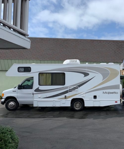 2004 Four Winds Majestic Class C available for rent in Shell Beach, California