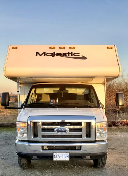 2014 Thor Majestic Class C available for rent in Richmond, British Columbia