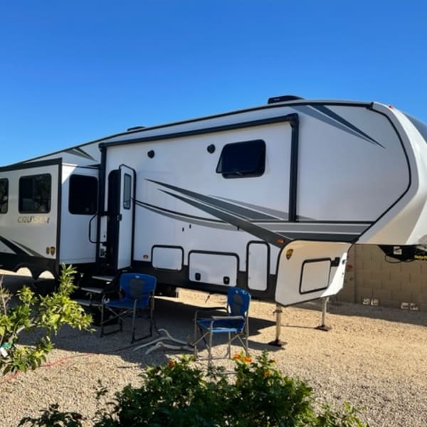2021 Crossroads RV Cruiser Aire Fifth Wheel available for rent in Phoenix, Arizona