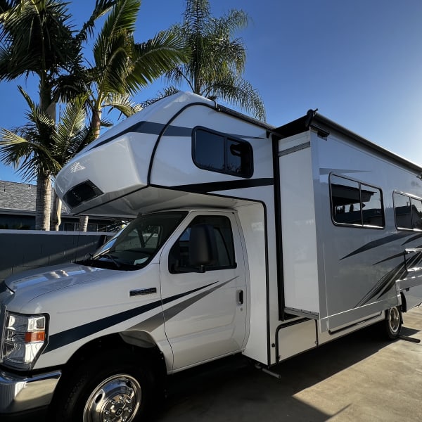 2022 Forest River Sunseeker 2550DSLE Class C available for rent in Lakewood, California