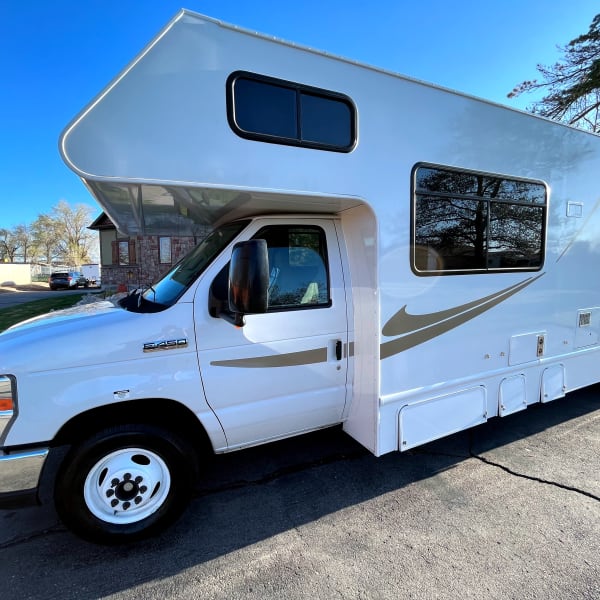 2017 Thor Majestic Class C available for rent in Magna, Utah