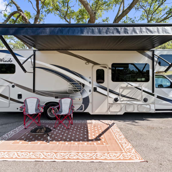 2017 Thor Motor Coach FourWinds Class C available for rent in Tampa Bay, Florida