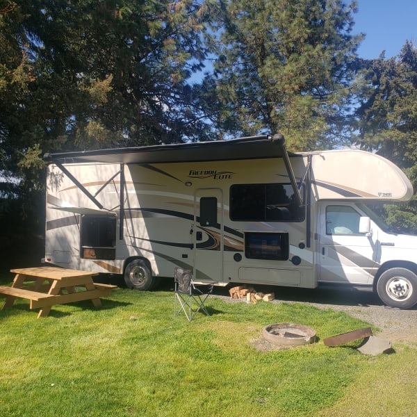 2017 Thor Motorcoach E450 Freedom Elite Class C available for rent in Palmer, Alaska