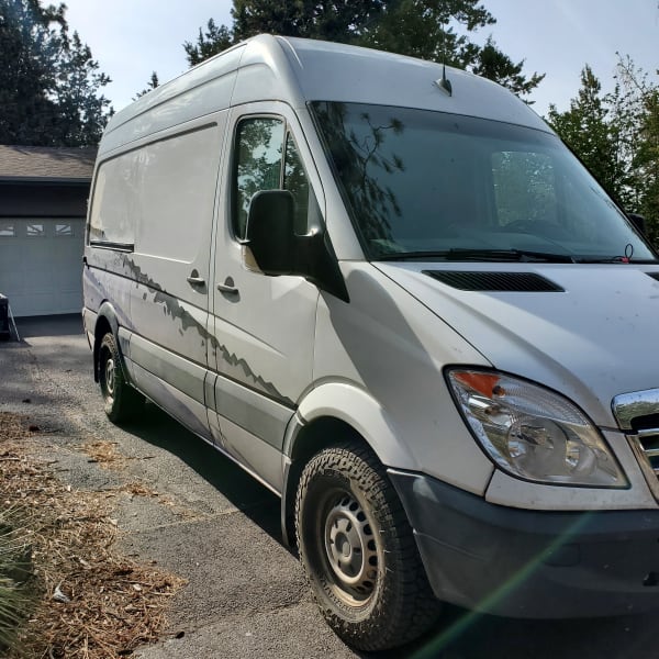 2011 Mercedes-Benz B class campervan MB 140 Class B available for rent in Bend, Oregon