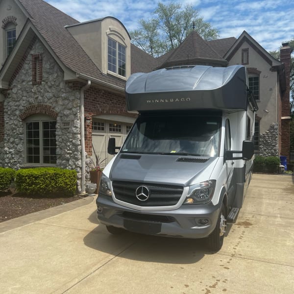 2019 Winnebago View Class C available for rent in Elmhurst, Illinois