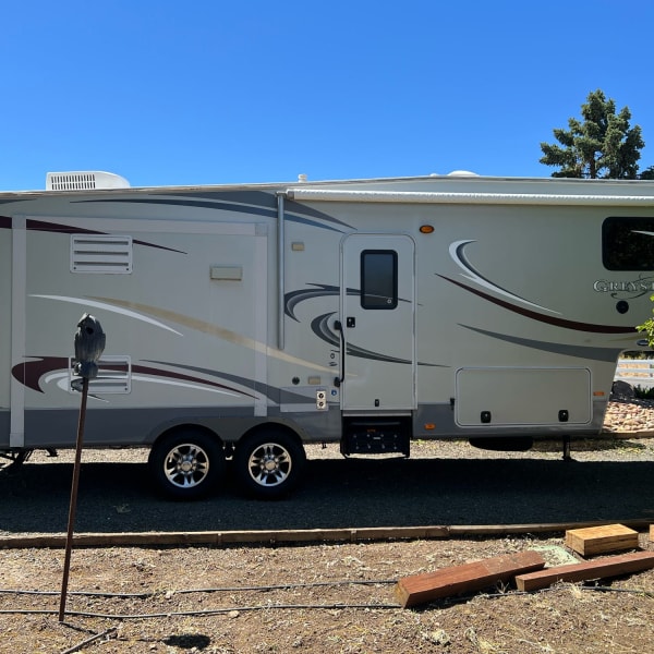 2011 Heartland Greystone Fifth Wheel available for rent in American Canyon, California