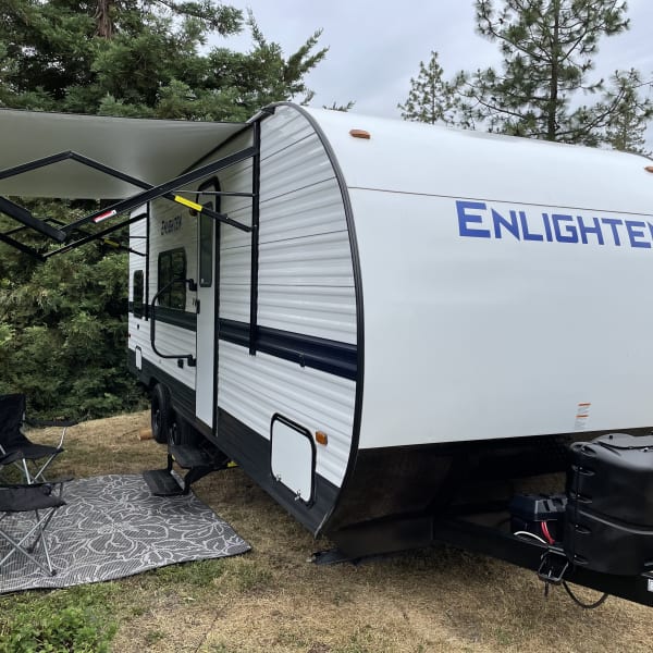 2022 1NL1G2725N6008015 ENLIGHTEN Travel Trailer available for rent in Mariposa, California