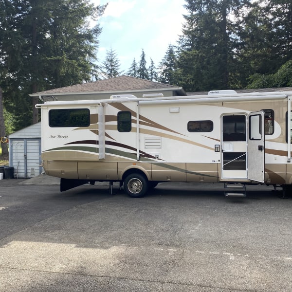 2006 National RV Sea Breeze Class A available for rent in Roy, Washington